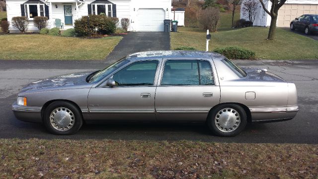1999 Cadillac Deville Base