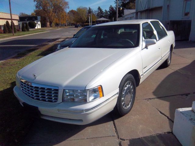 1999 Cadillac Deville Base