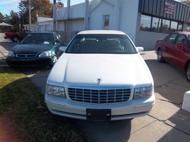 1999 Cadillac Deville Base