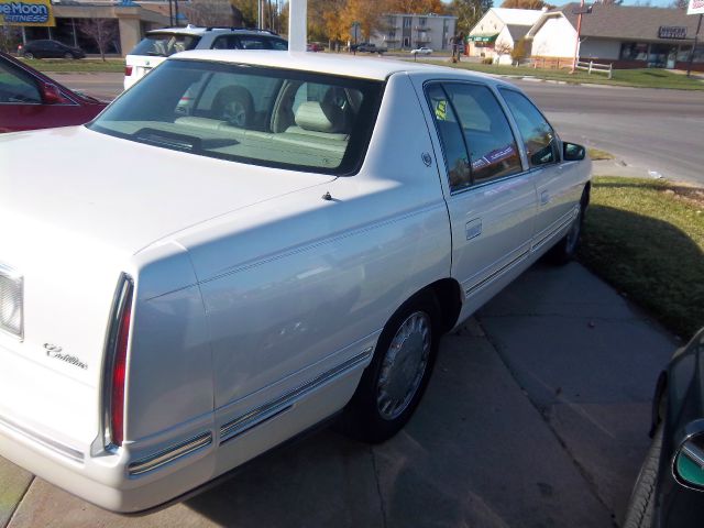 1999 Cadillac Deville Base