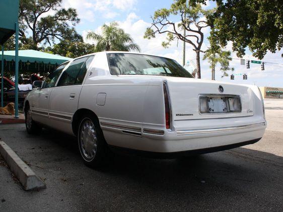 1999 Cadillac Deville Base