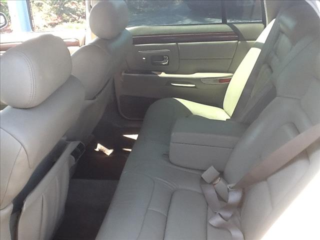 1999 Cadillac Deville Base