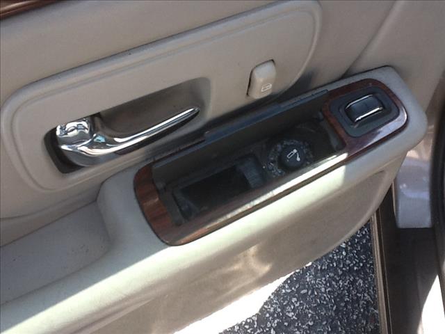 1999 Cadillac Deville Base