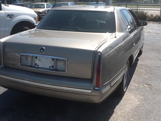 1999 Cadillac Deville Base