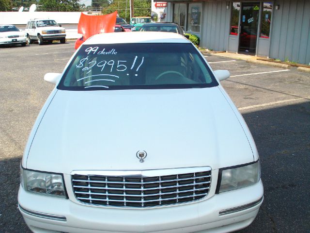 1999 Cadillac Deville Base