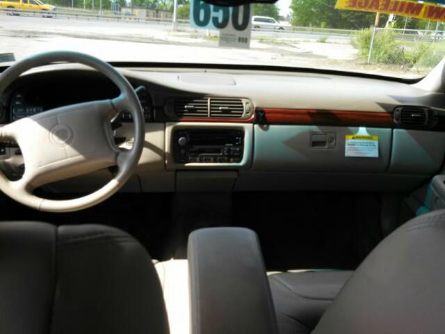 1999 Cadillac Deville Base