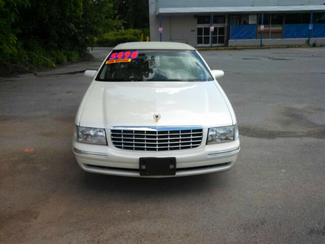 1999 Cadillac Deville Base