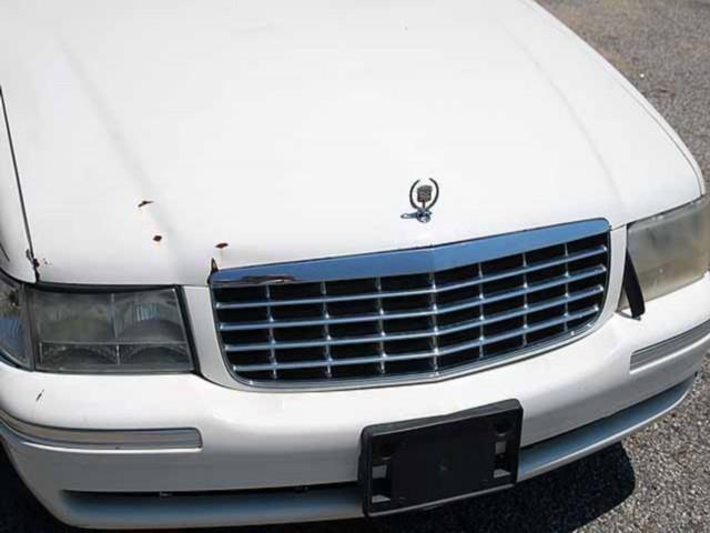 1999 Cadillac Deville Base