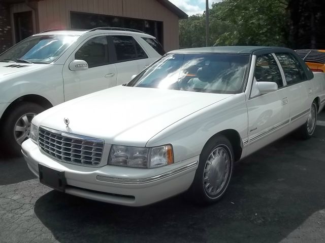 1999 Cadillac Deville Base