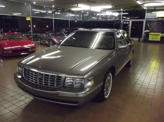 1999 Cadillac Deville Base