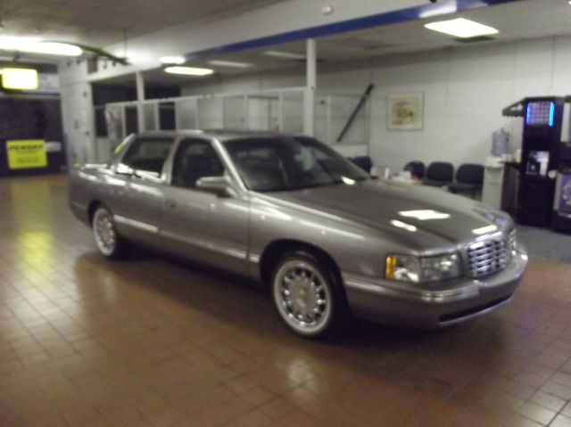1999 Cadillac Deville Base