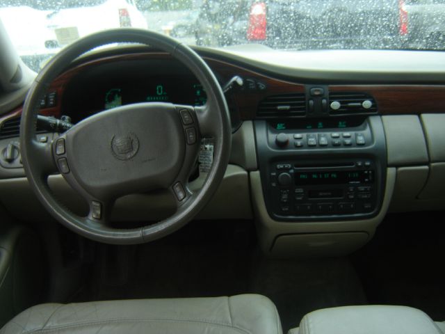 2000 Cadillac Deville Base