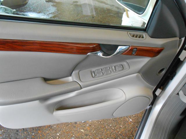 2000 Cadillac Deville Base