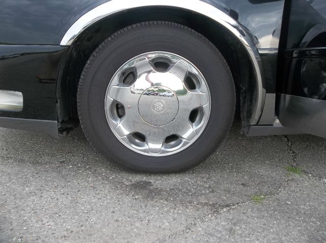 2000 Cadillac Deville Base