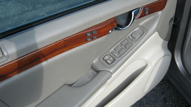 2000 Cadillac Deville Base