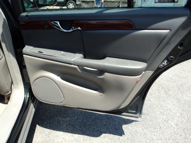 2000 Cadillac Deville Base