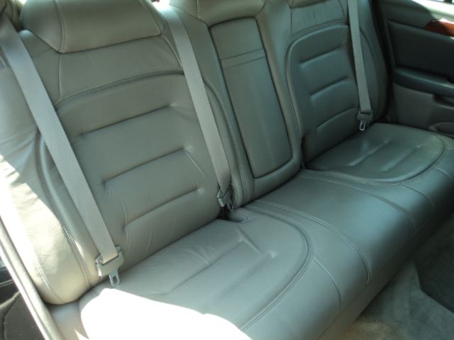 2000 Cadillac Deville Base