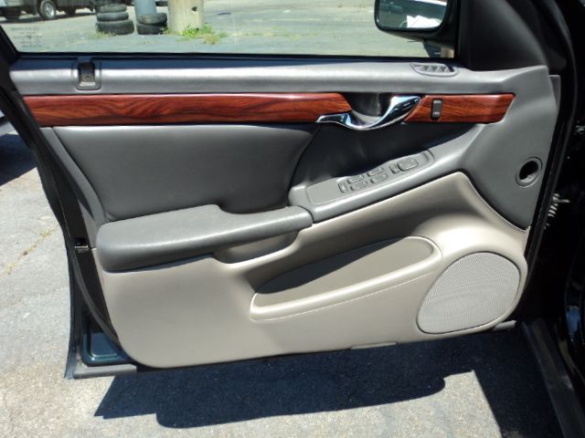 2000 Cadillac Deville Base