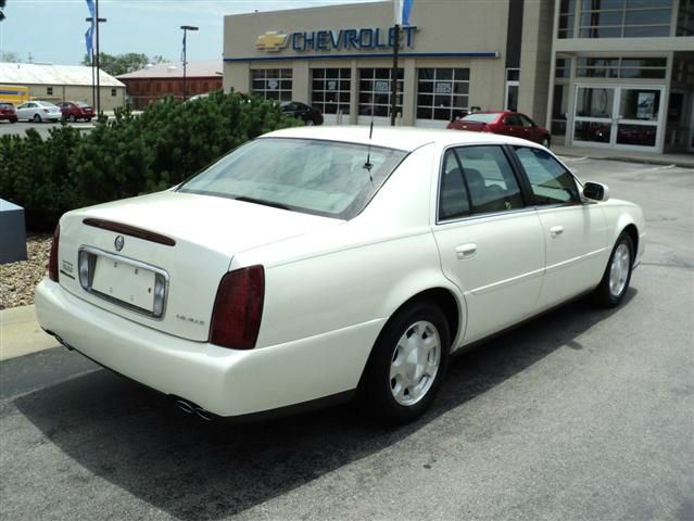 2001 Cadillac Deville Base