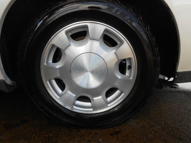 2001 Cadillac Deville Base