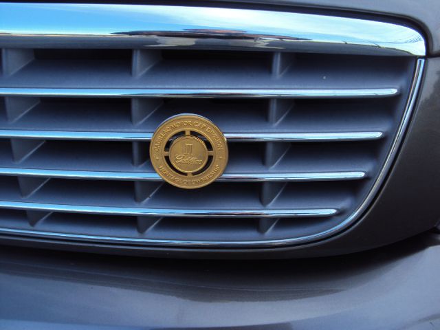 2001 Cadillac Deville Base