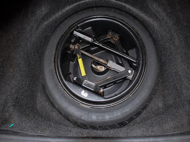 2001 Cadillac Deville Base