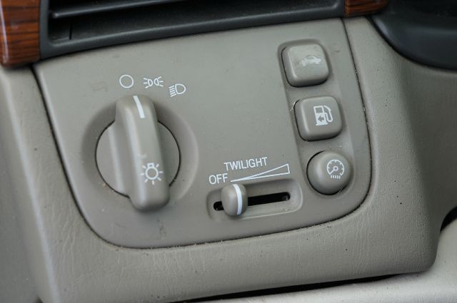 2001 Cadillac Deville Base