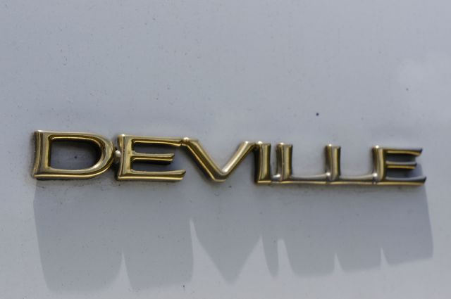 2001 Cadillac Deville Base