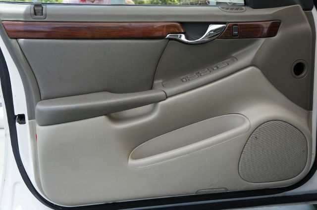 2001 Cadillac Deville Base