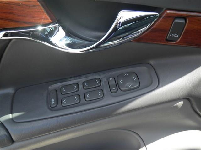 2004 Cadillac Deville SE Sedan