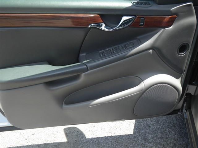 2004 Cadillac Deville SE Sedan