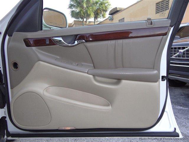 2004 Cadillac Deville 4dr 112 WB