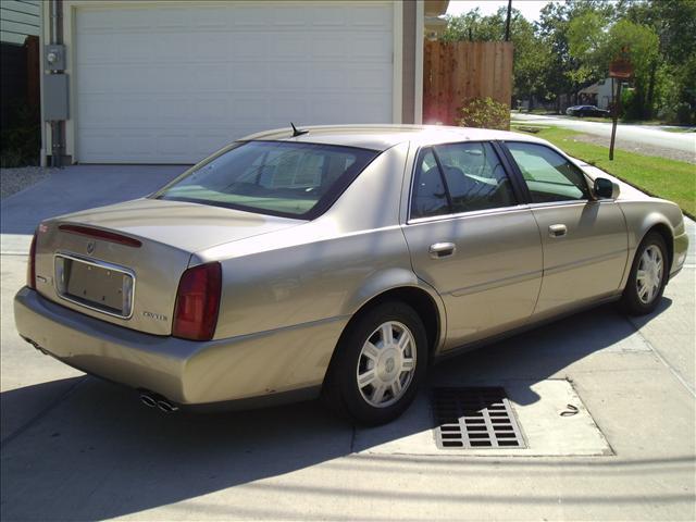 2005 Cadillac Deville AWD 7-pass W/dvd