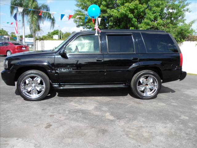 2000 Cadillac Escalade Unknown