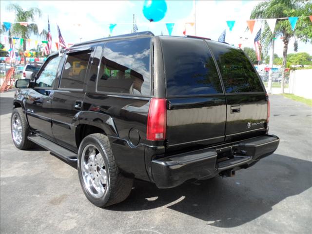 2000 Cadillac Escalade Unknown