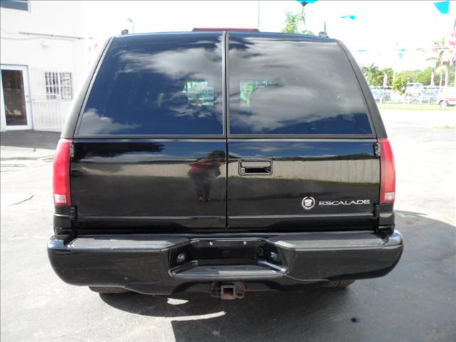 2000 Cadillac Escalade Unknown