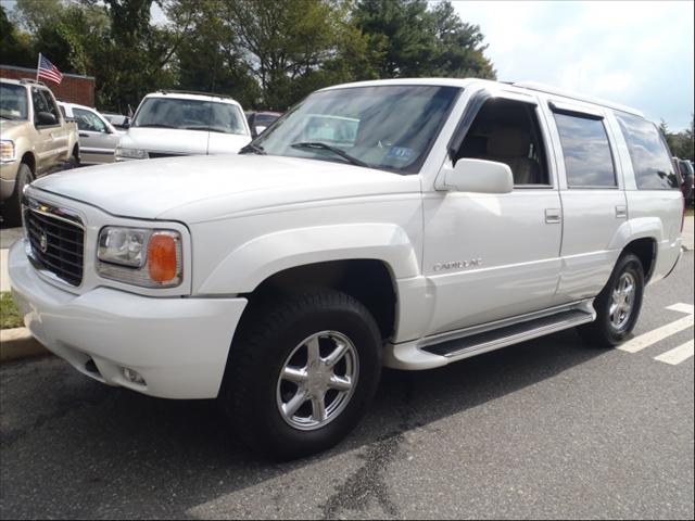 2000 Cadillac Escalade Base