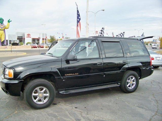 2000 Cadillac Escalade Base