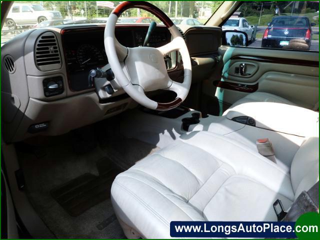 2000 Cadillac Escalade Unknown