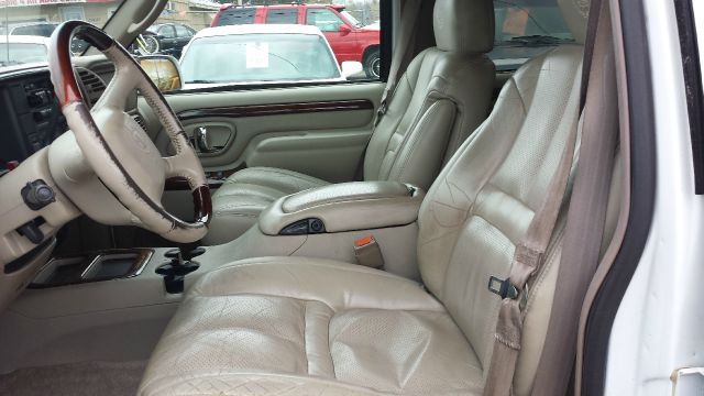 2000 Cadillac Escalade MOON DVD 3rdrow