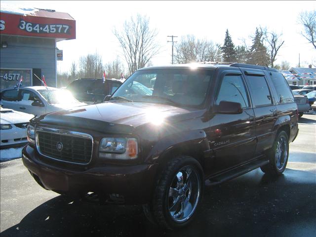 2000 Cadillac Escalade Base