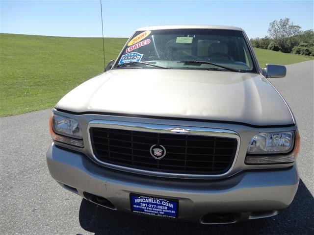 2000 Cadillac Escalade Base