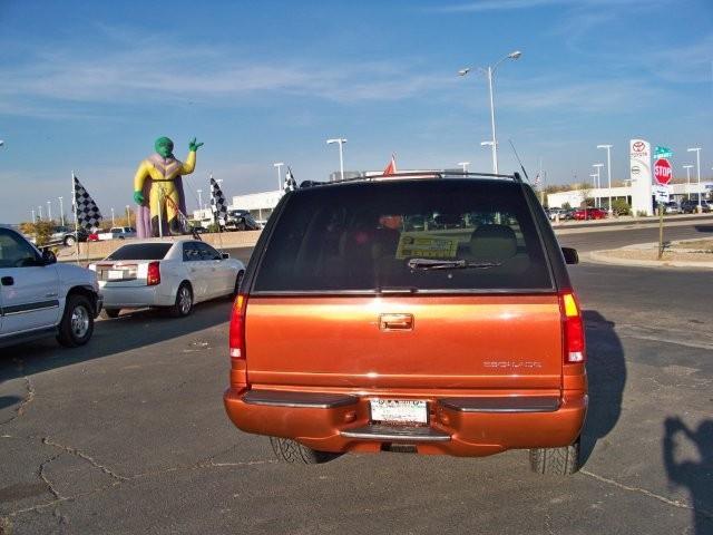 2000 Cadillac Escalade Base