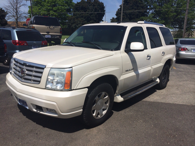 2002 Cadillac Escalade LS Flex Fuel 4x4 This Is One Of Our Best Bargains
