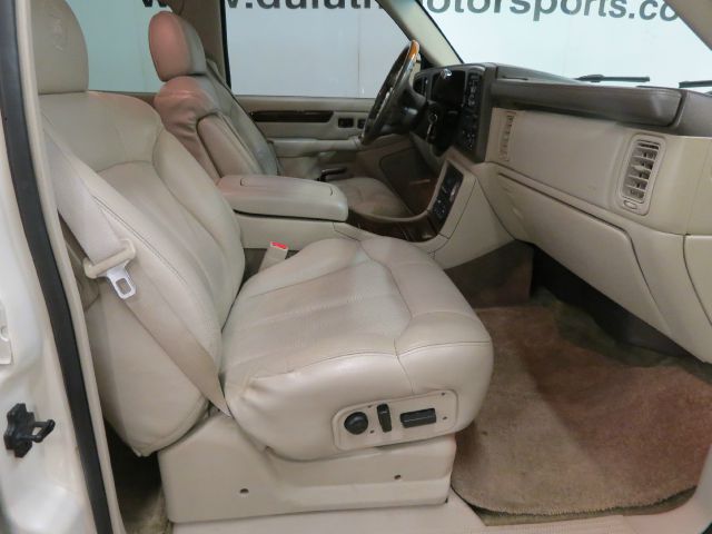 2002 Cadillac Escalade EX - DUAL Power Doors