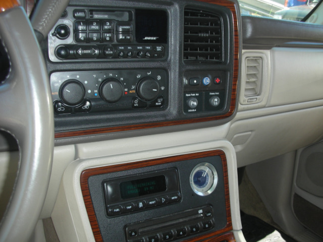 2002 Cadillac Escalade EX - DUAL Power Doors