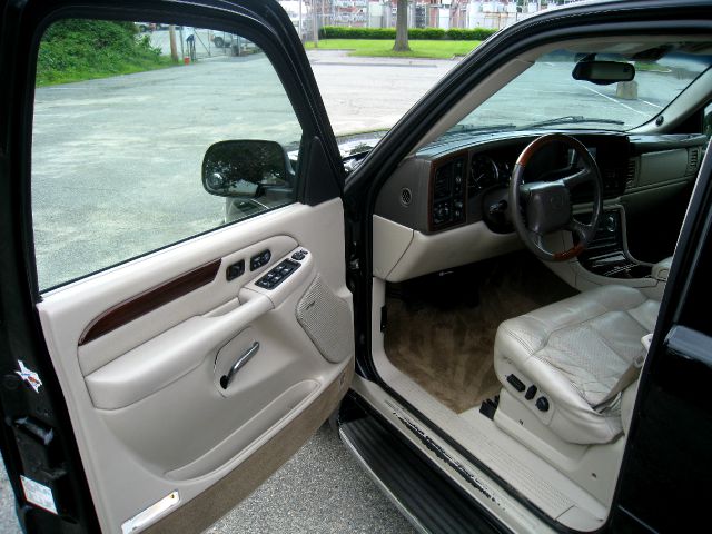 2002 Cadillac Escalade EX - DUAL Power Doors