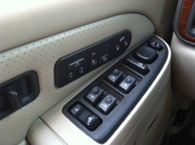 2003 Cadillac Escalade EX - DUAL Power Doors