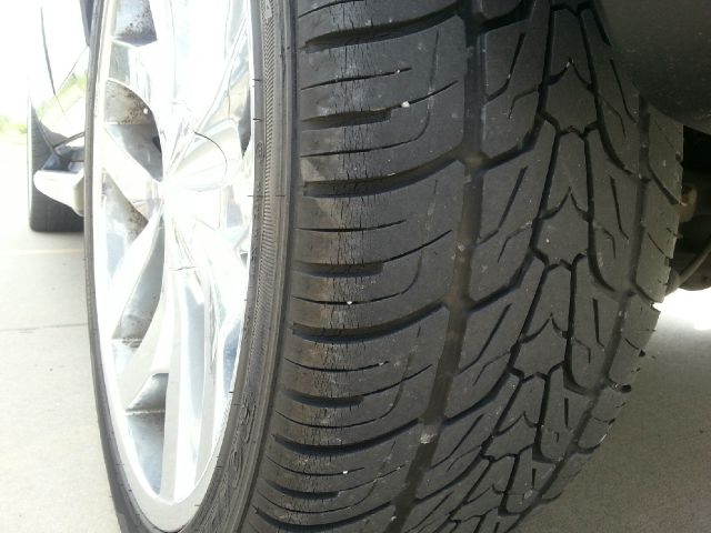 2003 Cadillac Escalade ES 4 DR