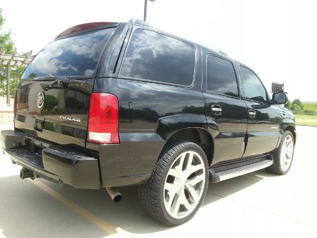 2003 Cadillac Escalade ES 4 DR
